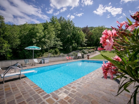 Villa in Toskana mit Pool und Hügelblick