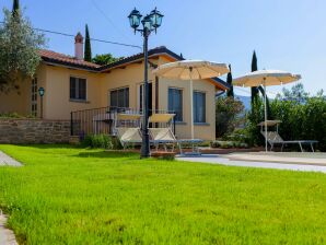 Maison de vacances Magnifique gîte à Cortona, avec piscine - Couronne - image1