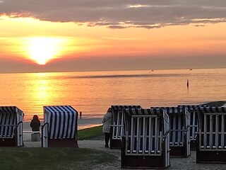 wunderschöne Sonnenuntergänge an der Promenade