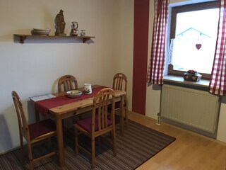 Eßtisch im Wohn-Eßzimmer
