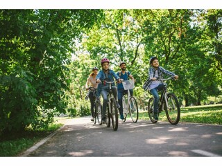 Die Natur lädt Fahrrad fahren ein