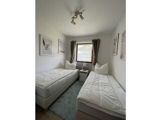 Schlafzimmer 2 (1)