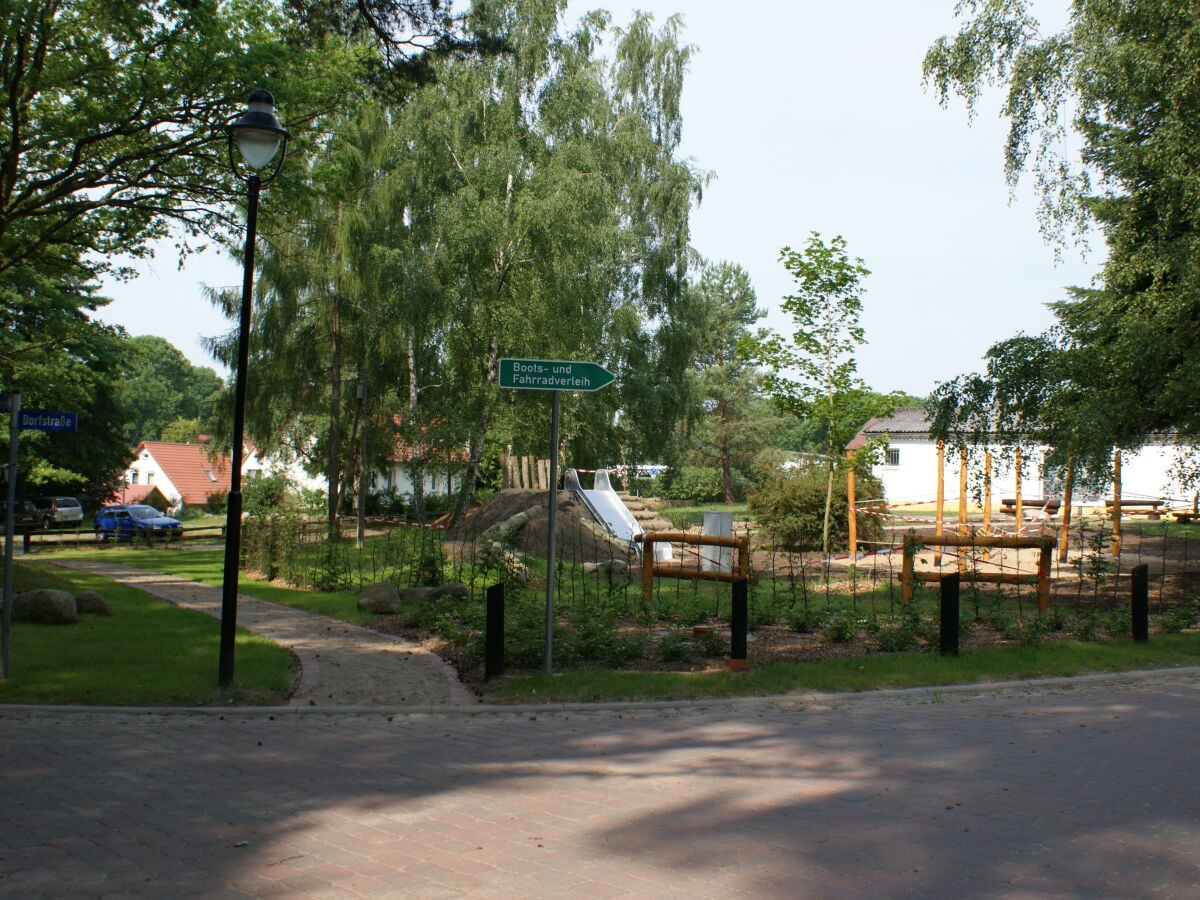 Spielplatz am Einkaufsladen