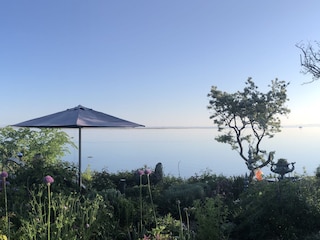 Blick vom Schlafzimmer ...
