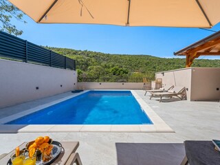 Villa Jesenice bei Dugi Rat Buitenaudio-opname 5