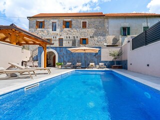 Villa Jesenice bei Dugi Rat Buitenaudio-opname 1