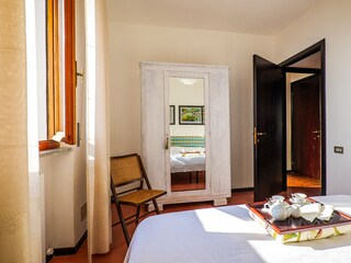 2. Schlafzimmer mit Doppelbett