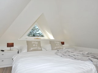 Schlafzimmer 3 mit Doppelbett DG
