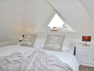 Schlafzimmer 3 mit Doppelbett DG