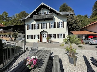 Blick vom Freisitz auf das Ferienhaus