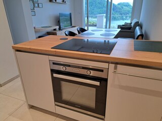 Küche und Wohnzimmer