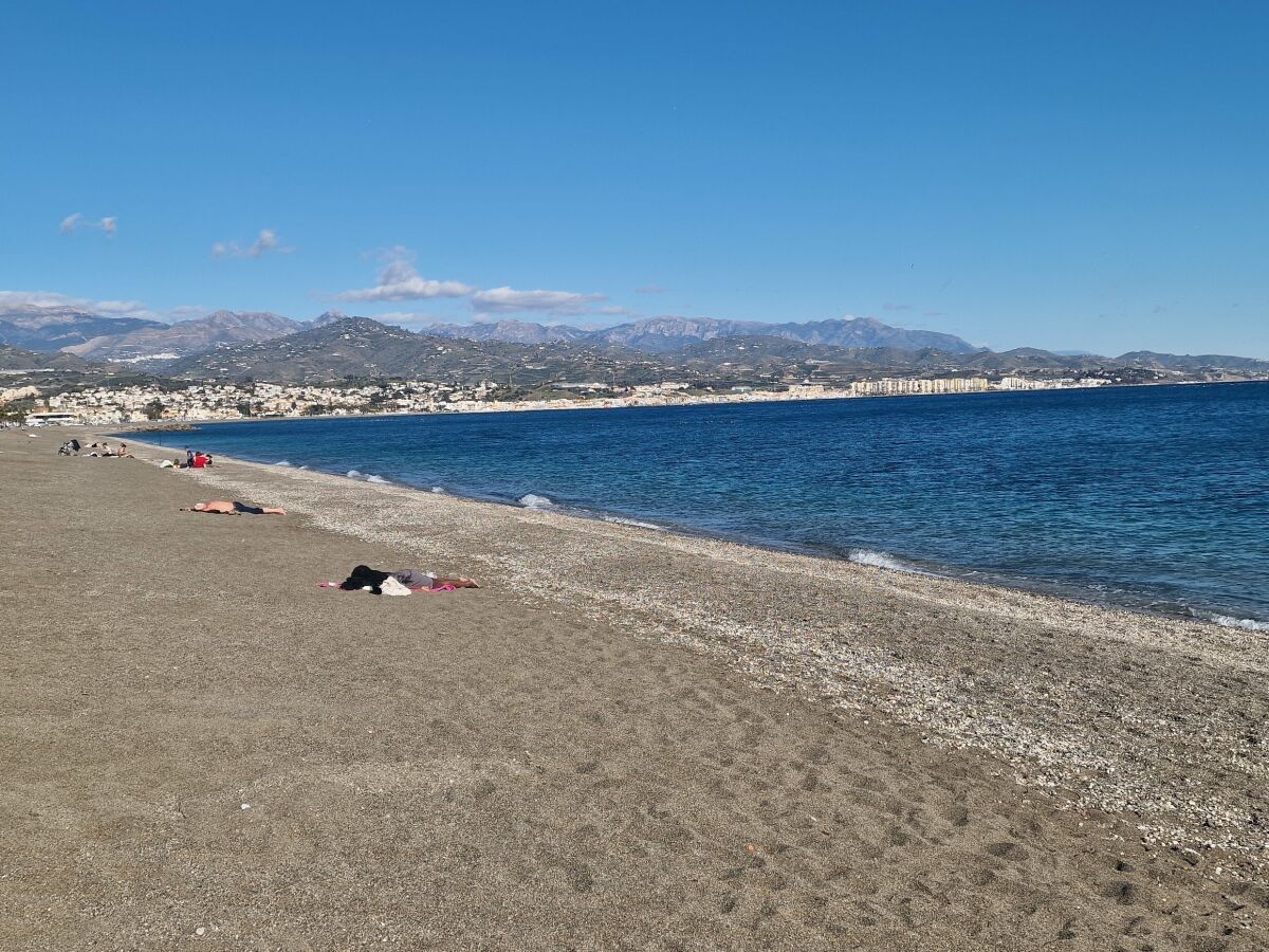 Strand von Torre del Mar im Januar