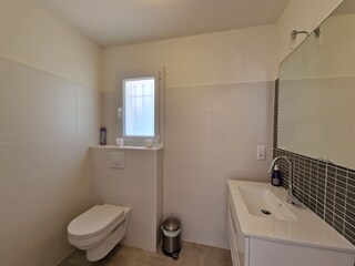 Badezimmer mit Toilet