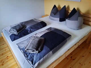 Schlafzimmer 2