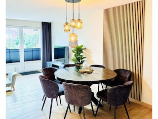 Essbereich für 8 Erw. + Kleinkinder