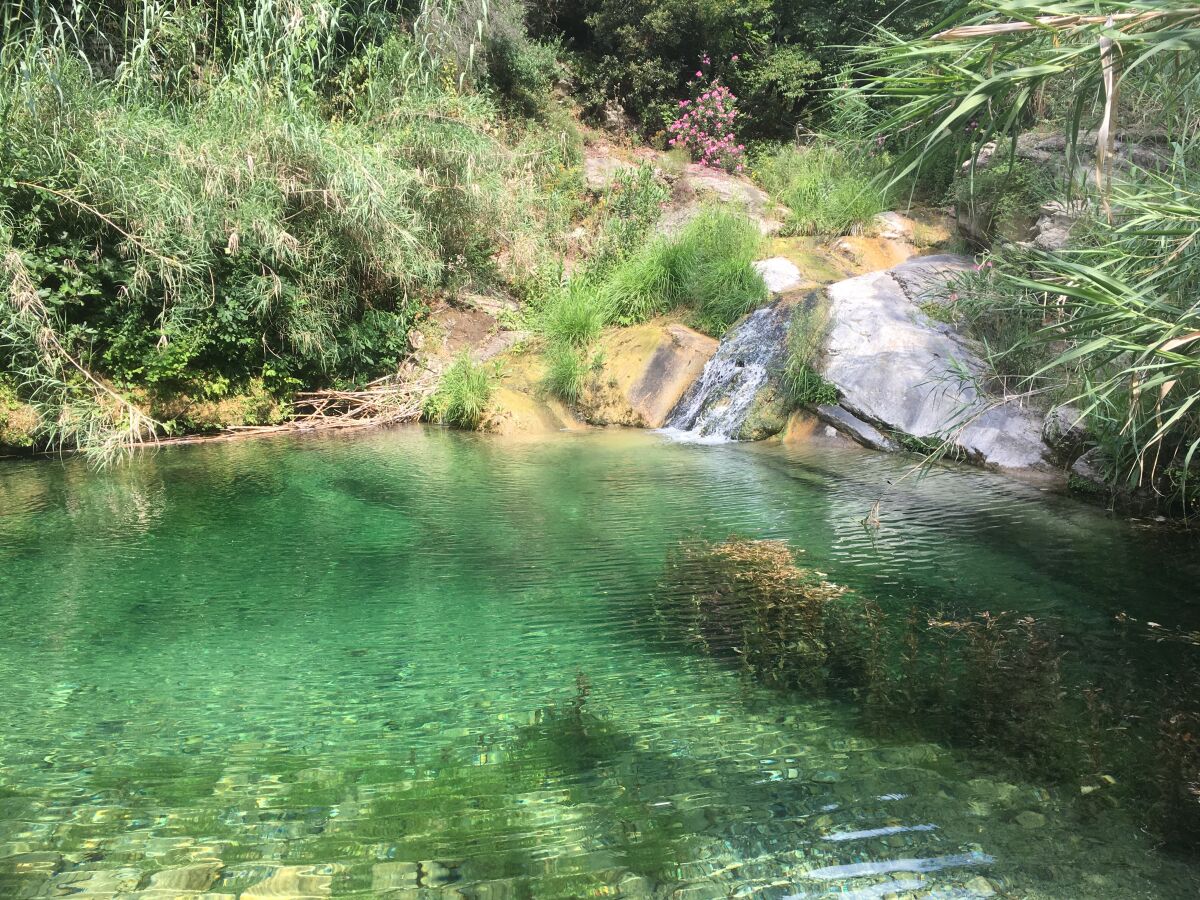 Badegumpen in Pietrabruna , Laghetti di Pietrabruna