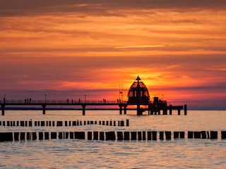 Sonnenuntergang am Strand, nur 150m vom Apartment