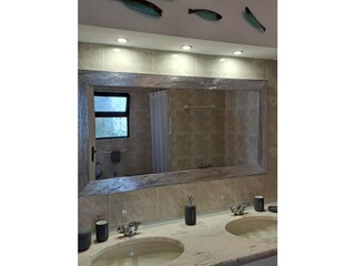 Zweites Bad mit Wanne, Bidet und Dusche