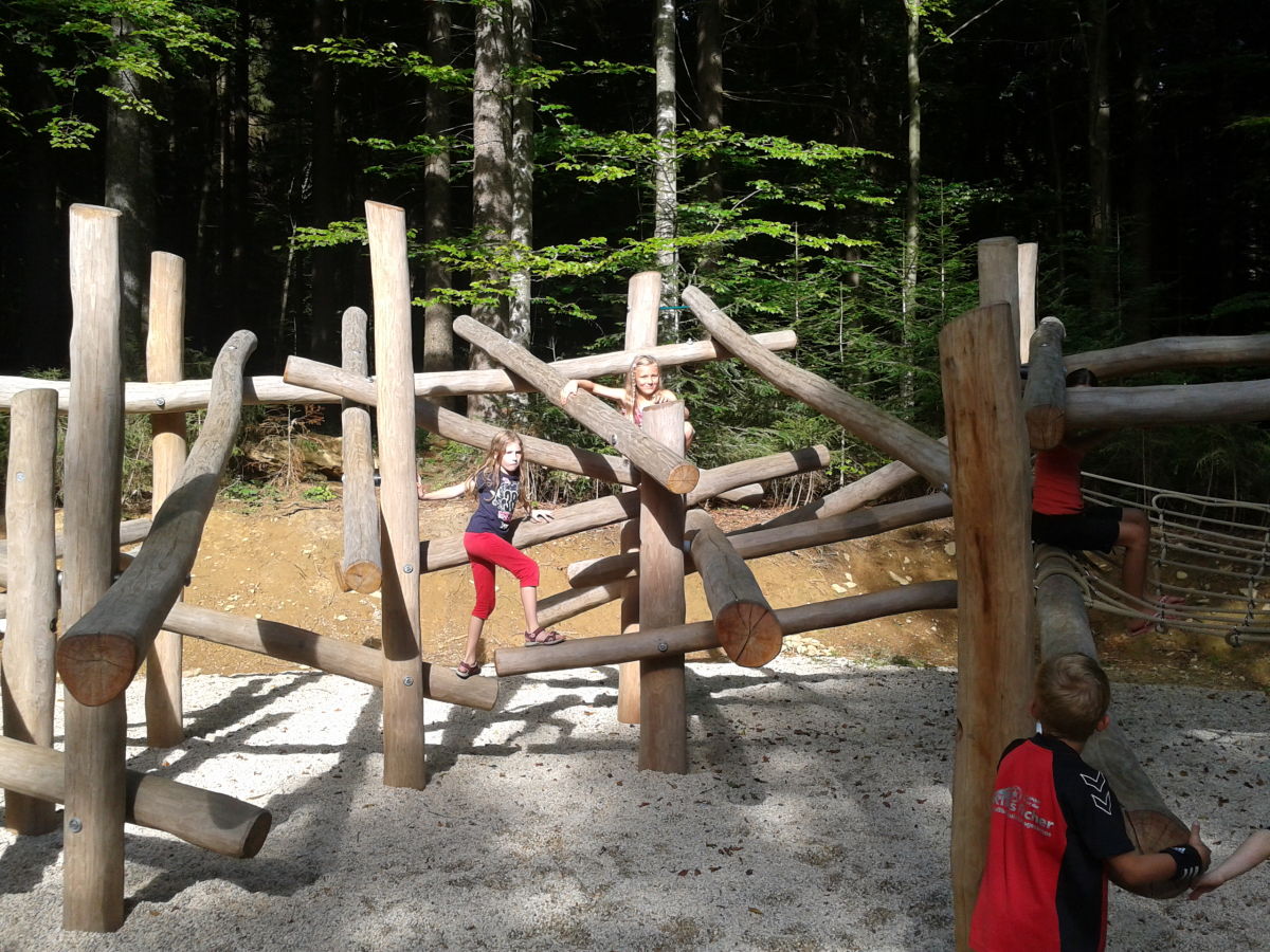 Klettergerüst am Waldspielplatz