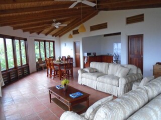 Guesthouse Crochu Living Room 17