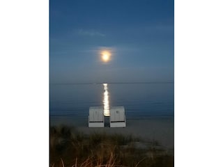 Mond über der Ostsee