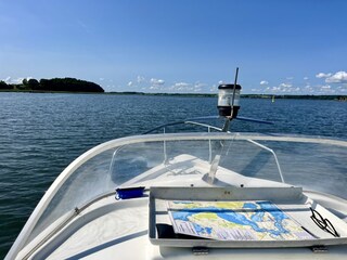 Boot fahren auf dem Achterwasser