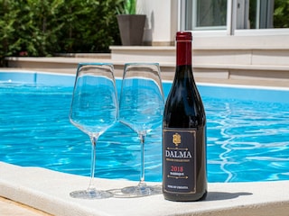 VILLA FOR 8 PERSONS