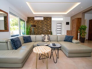 VILLA FOR 8 PERSONS