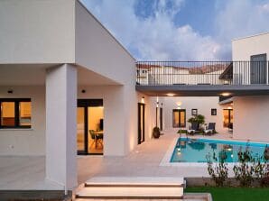 Luxuriöse Villa AdriaStar in Mali Rat, nähe Omiš - Dugi Rat - image1