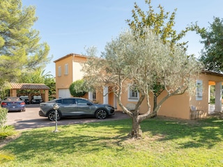 Villa Grimaud Outdoor Recording 24