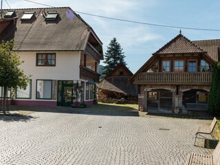 Church square, left Haus Allgaier, right Jakobushaus