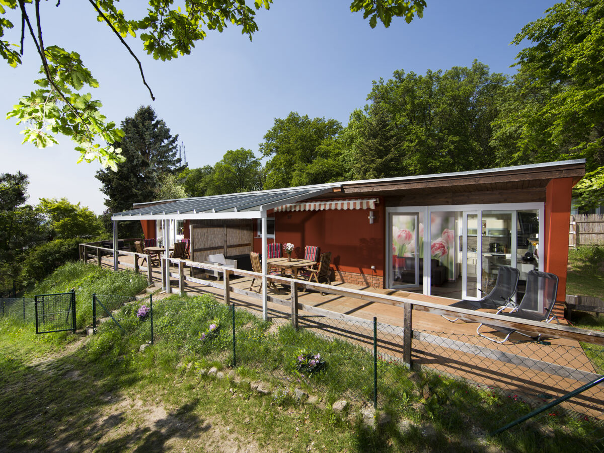 FH mit großer Veranda  (hälftig glasüberdacht)