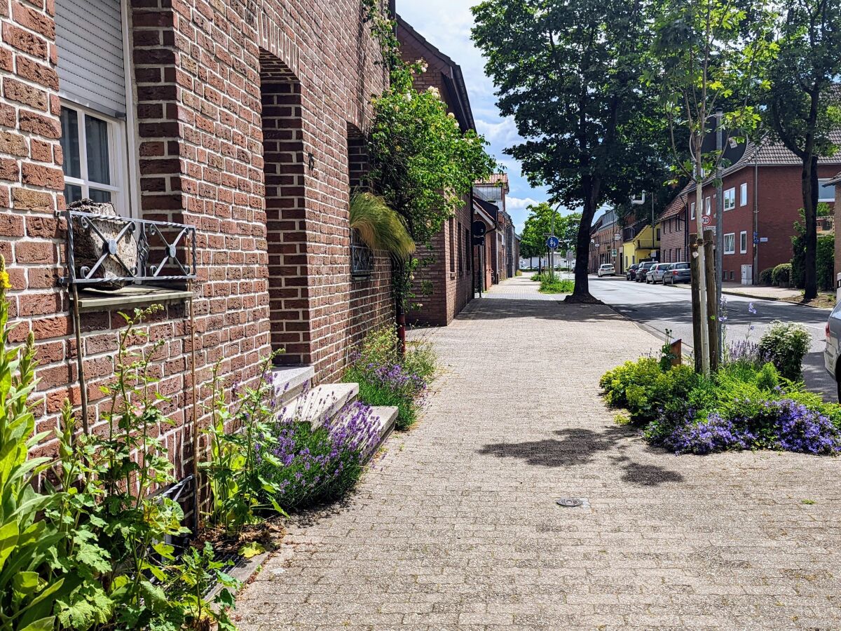 Bürgersteig vor dem Haus