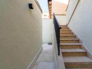 Apartment Urban Black