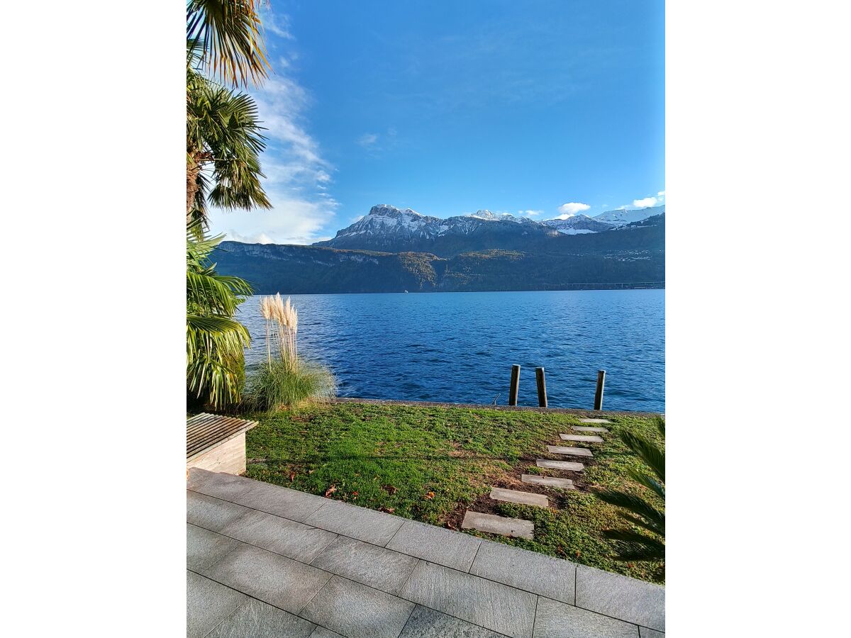 Blick auf den See vom Sitzplatz aus