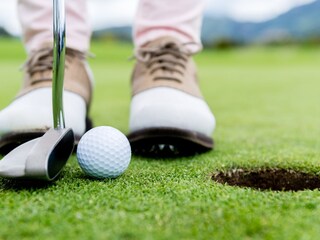 18 holes and 9 holes golf