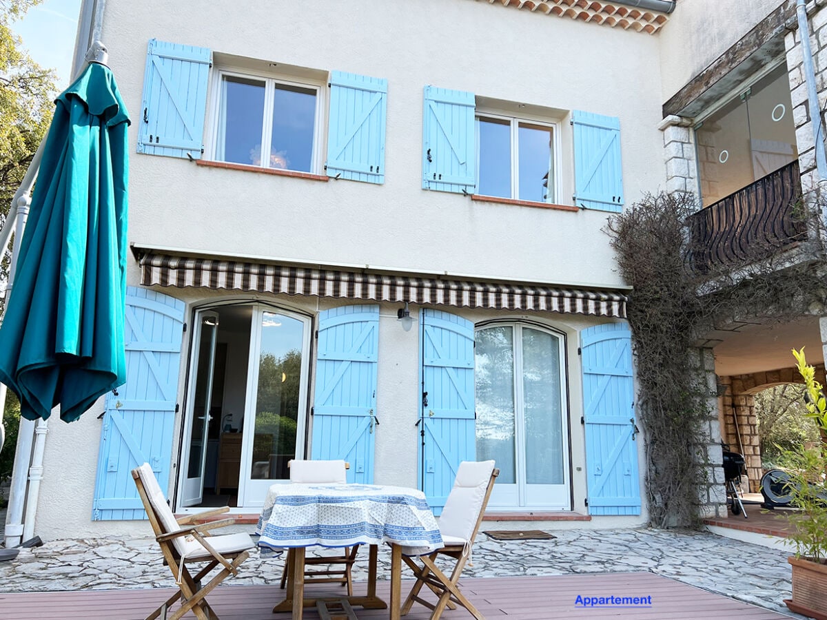 Terrasse vor dem Appartement