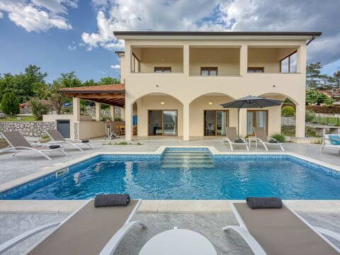 Maison de vacances Aida avec piscine privée