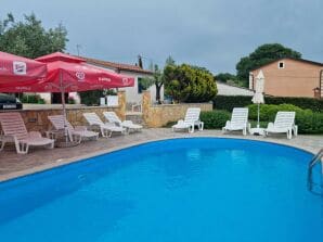 Apartment Casa Jelena with Shared Pool - Kastelir - image1