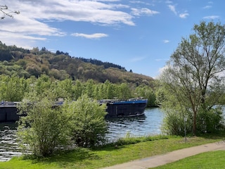 Blick von hinter dem Haus