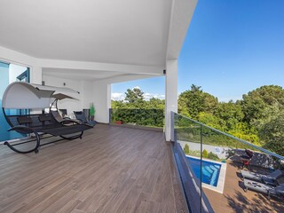 Balcony with jacuzzi