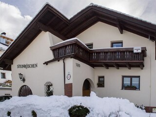 Eingang Haus Steinröschen Seefeld
