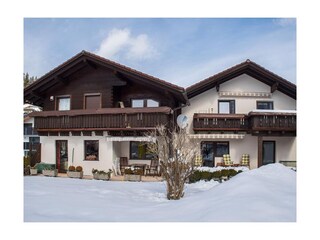 Winteransicht Haus Steinröschen Seefeld