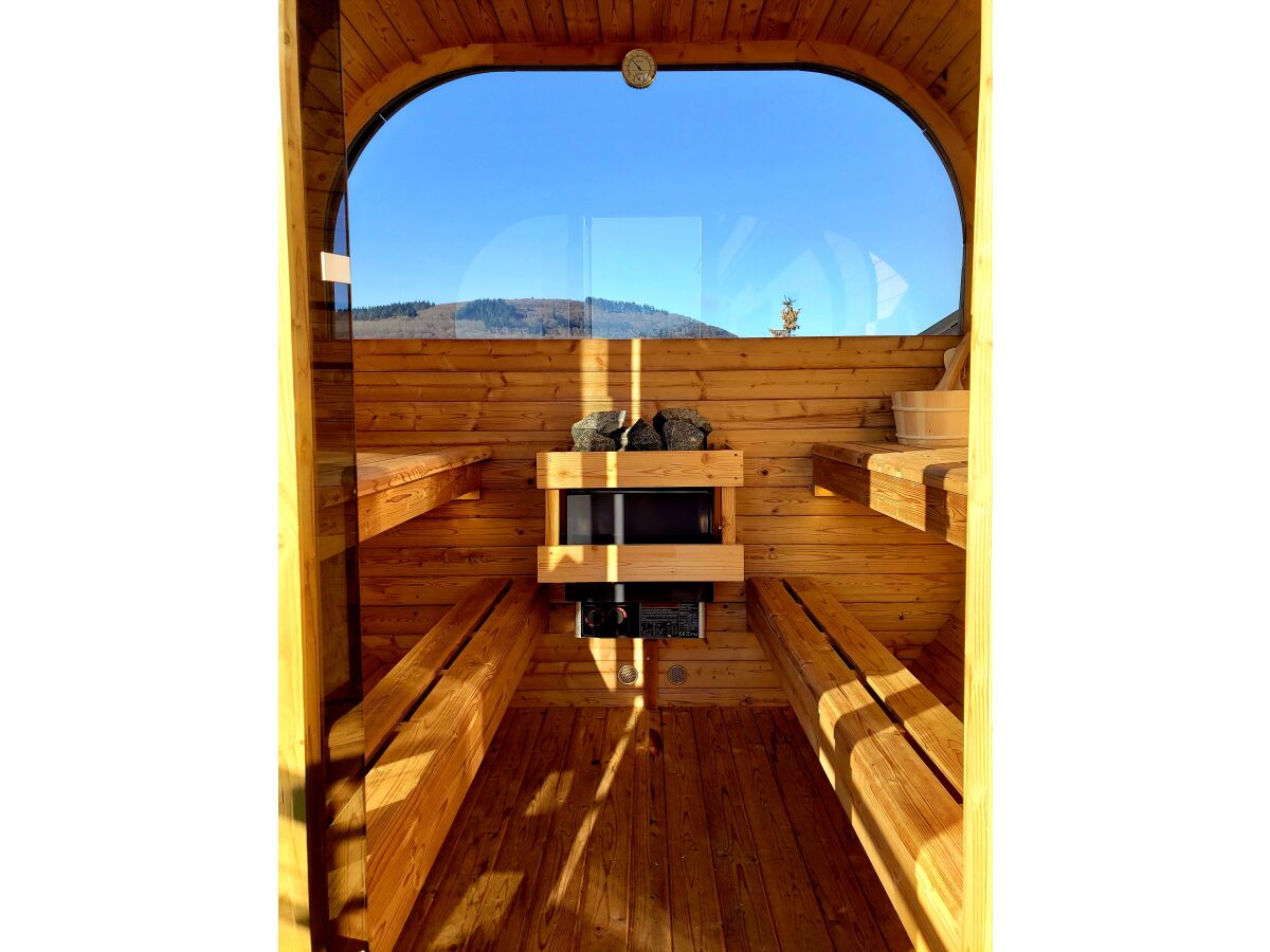 Private Sauna mit Weitsicht auf dem Balkon