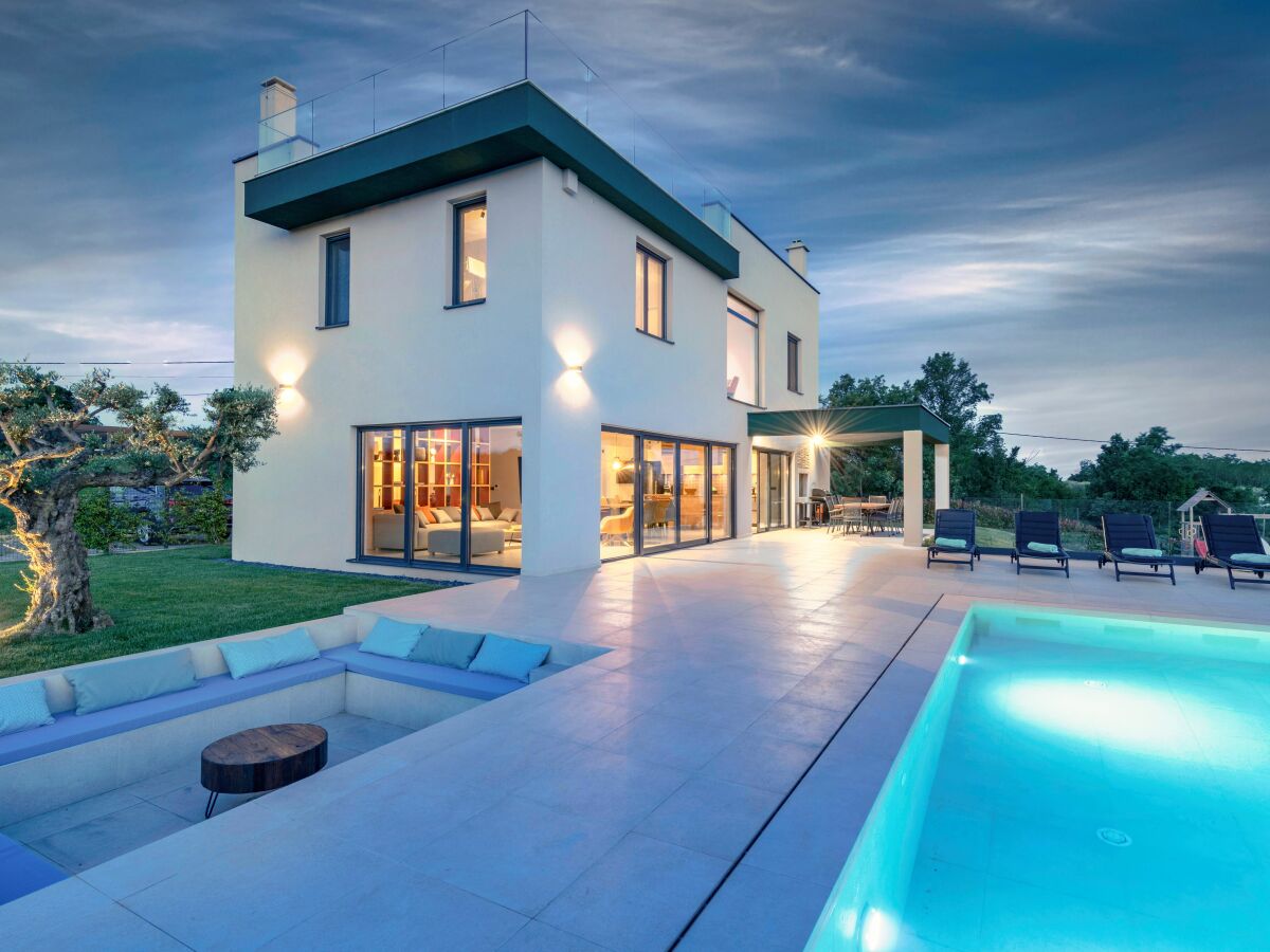 Beautiful and modern villa Grisi
