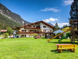 Ferienhaus Kirchplatzl-Leutasch,der Sonne entgegen