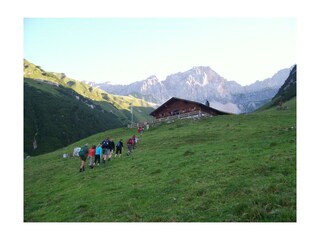 Almfrühstück auf der Wangalm, Leutasch Wetterstein