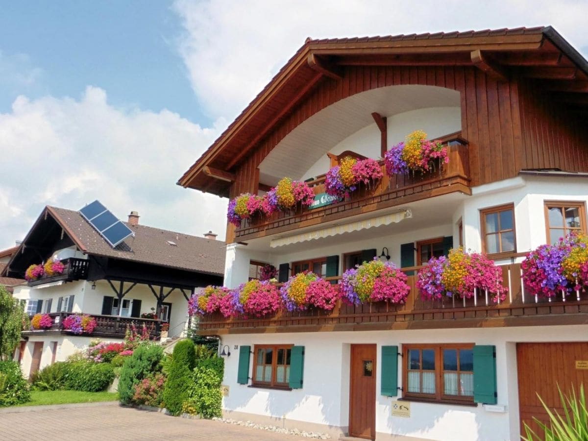 Haus Allgäu Füssen - Haus Lore • Ferienwohnung » outdooractive.com - Und seinen traumschlössern neuschwanstein und hohenschwangau.