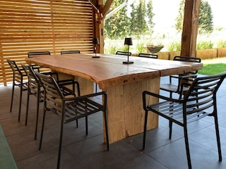 Aussenterasse mit direktem Zugang vom Wohnzimmer/Küche