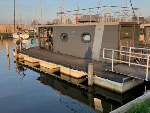 Huisboot Relax - Waarschuwt - image1